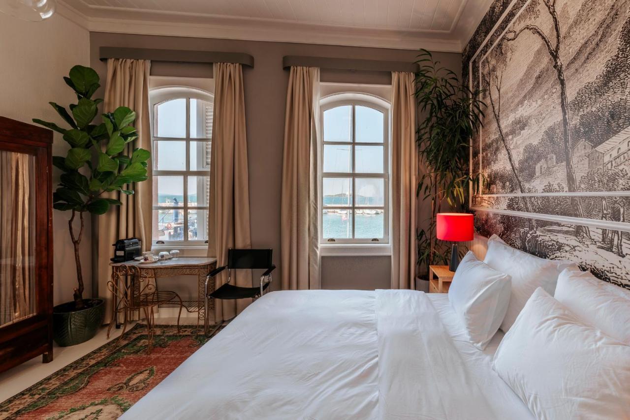 Guemruek Urla Hotel ภายนอก รูปภาพ